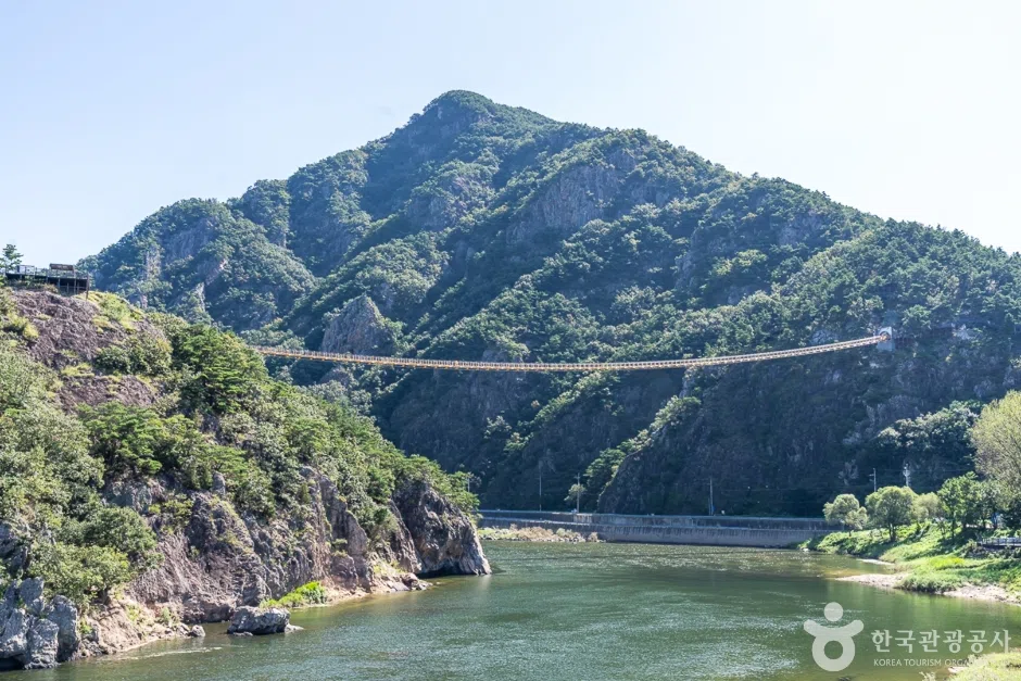 충남 월영산 출렁다리 방문 동선을 참고할 수 있는 트립뷰 편집 이미지