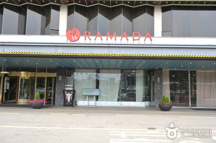 인천 라마다송도호텔 방문 동선을 참고할 수 있는 트립뷰 편집 이미지