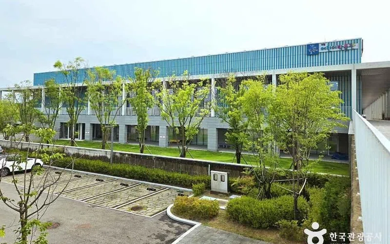 세종 국립어린이박물관 방문 동선을 참고할 수 있는 트립뷰 편집 이미지