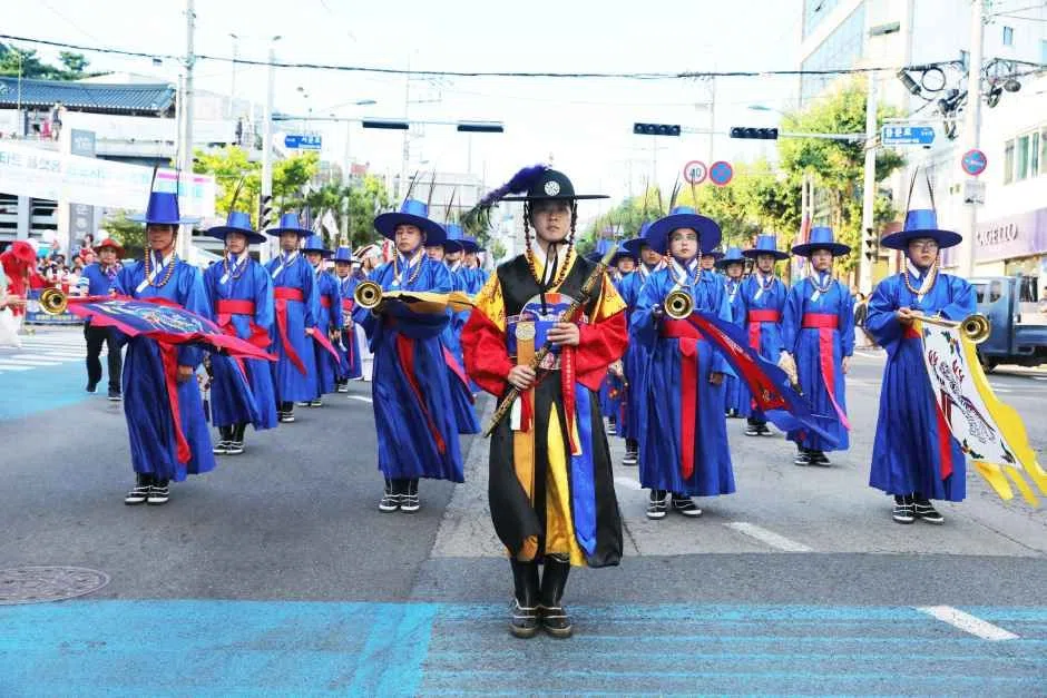 경남 통영한산대첩축제 방문 동선을 참고할 수 있는 트립뷰 편집 이미지