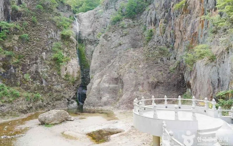 충북 옥계폭포 방문 동선을 참고할 수 있는 트립뷰 편집 이미지